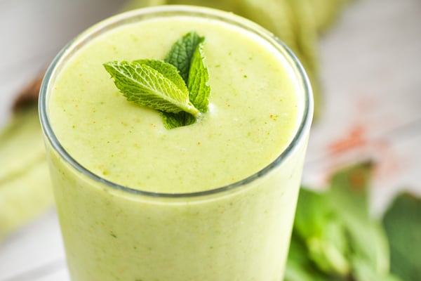 Mango-Cucumber Lime Smoothie-a little KICK from cayenne! via veggiechick.com #vegan