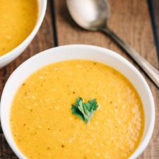 Curry Coconut Soup | via veggiechick.com #vegan #glutenfree
