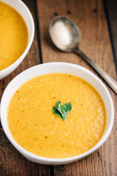 Curry Coconut Soup | via veggiechick.com #vegan #glutenfree