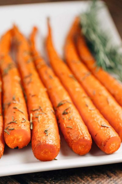 Sweet Rosemary Roasted Carrots |via veggiechick.com #vegan #glutenfree