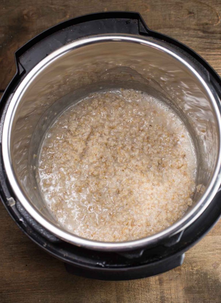 Instant Pot Oatmeal (super easy w/ topping ideas) Veggie Chick