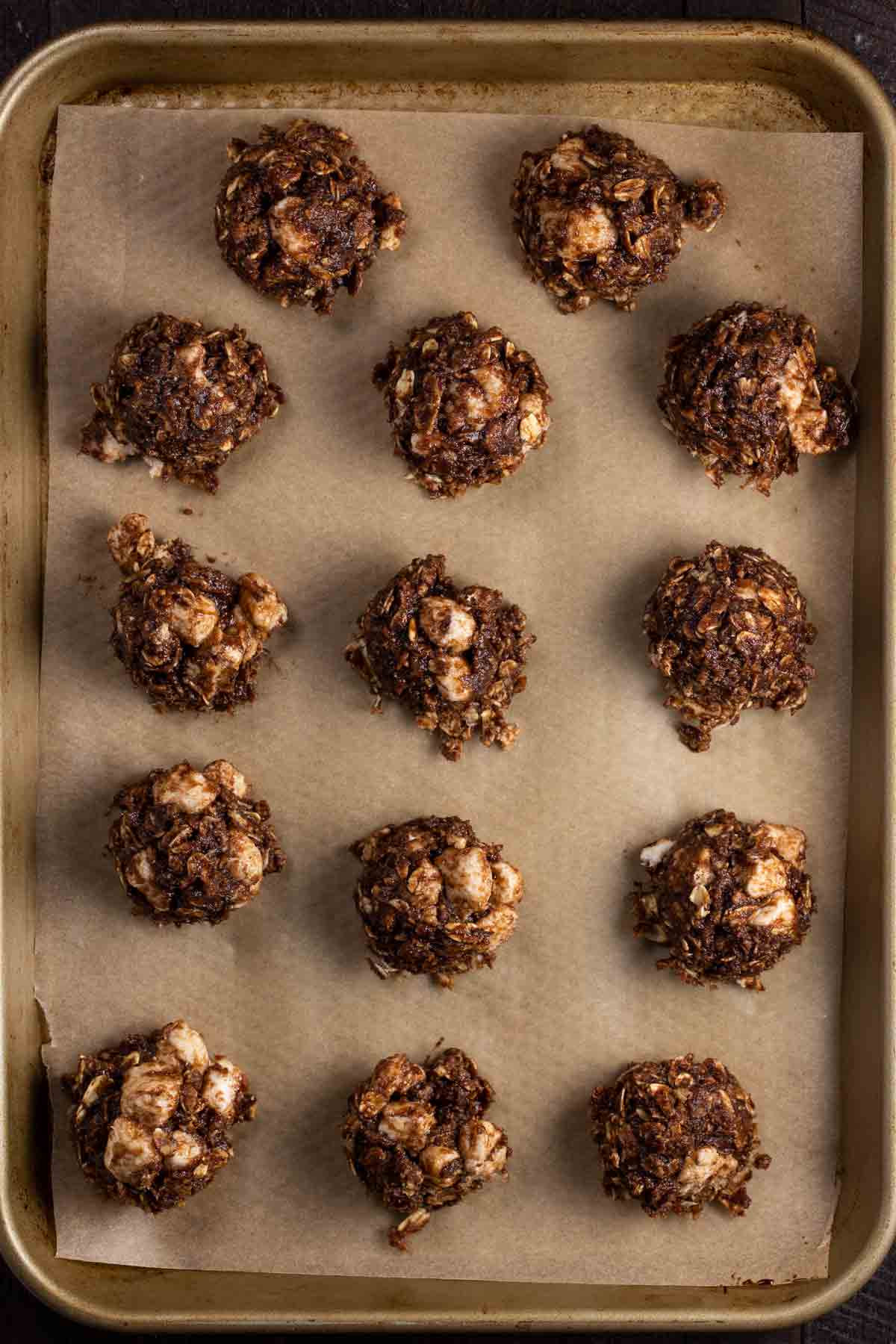 Vegan No-Bake Peanut Butter S'mores Cookies | via veggiechick.com #vegan #oilfree #nobake