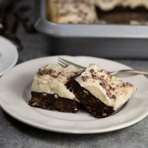 Raw Brownies with Cream Cheese Ganache (No Bake, Vegan) | via veggiechick.com