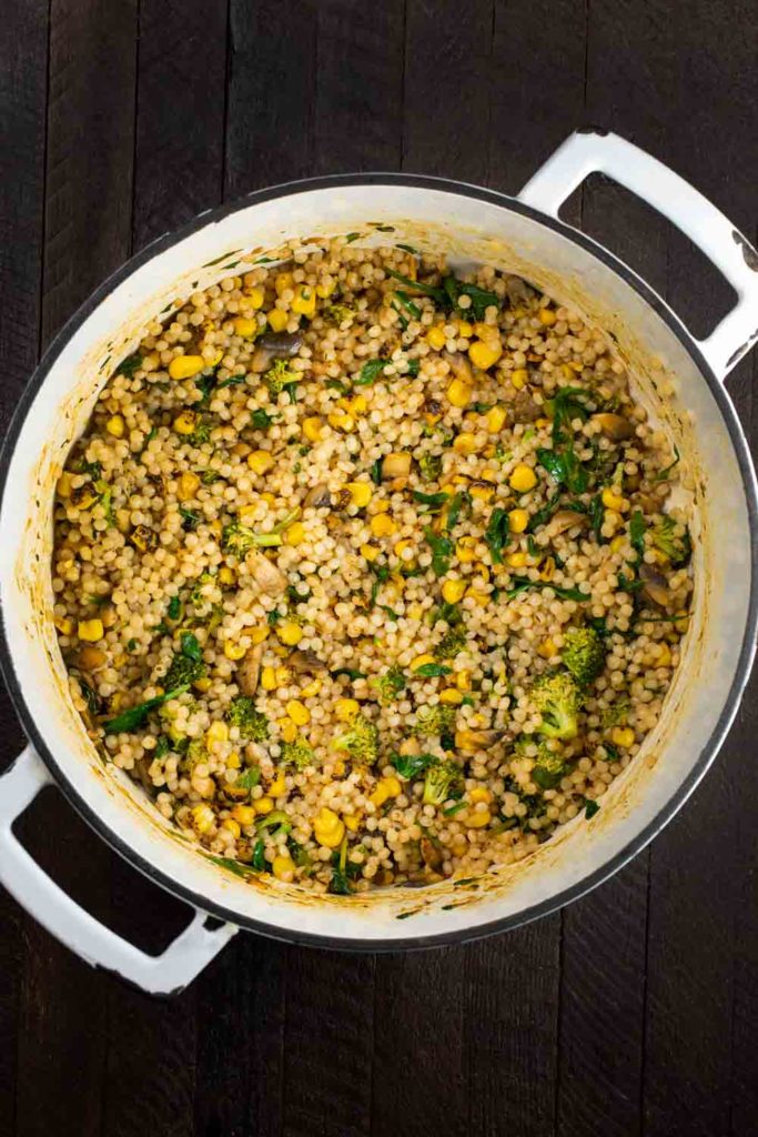 Roasted Corn Israeli Couscous | via veggiechick.com #vegan