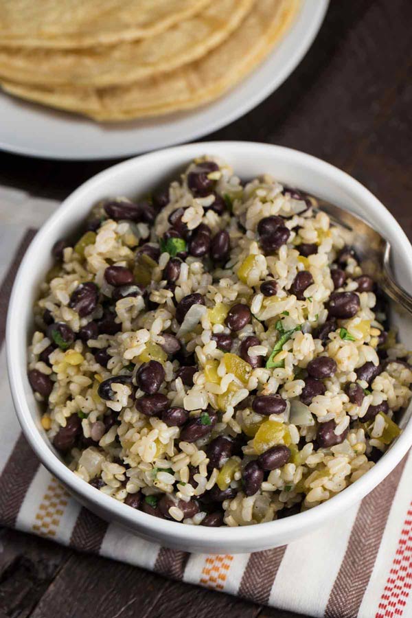 Super Easy Black Beans and Rice (Budget Friendly!)